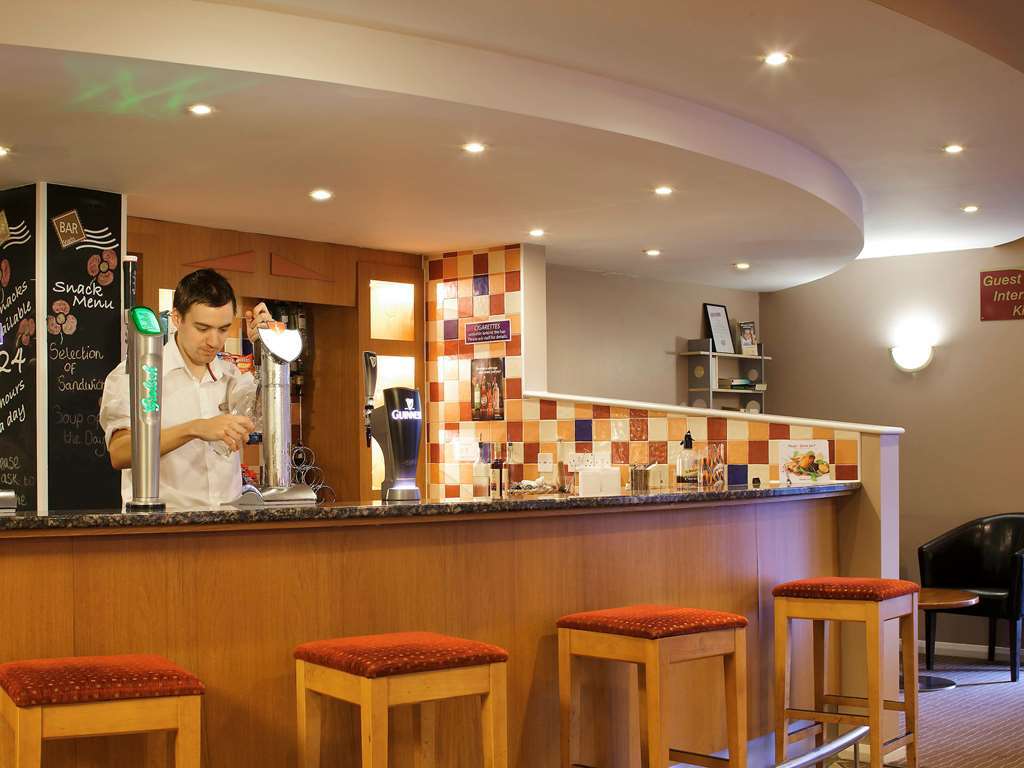 فندق إيبيس كارديف غييت - إنترناشونال بيزنيس بارك المطعم الصورة